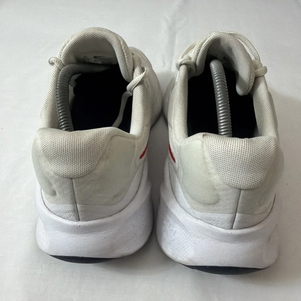 Nike Revolution 7 White University Red Size 10.5 Men FB2207-101 Gym CrossFit Run